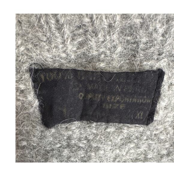 Peruvian Alpaca V neck Sweater in gray faux button down side pockets medium - Picture 12 of 15